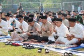 Bupati dan Wakil Bupati Bintan Hadiri Sholat Idul Adha, Serahkan Sapi Kurban Presiden RI