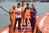 Bupati Roby Kurniawan Salurkan 11 Bantuan Kapal dan Boat untuk Nelayan Bintan