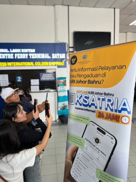 KJRI Johor Pasang Papan Informasi KSATRIA di Kapal Feri, Perlindungan WNI Kini Lebih Dekat dan Cepat