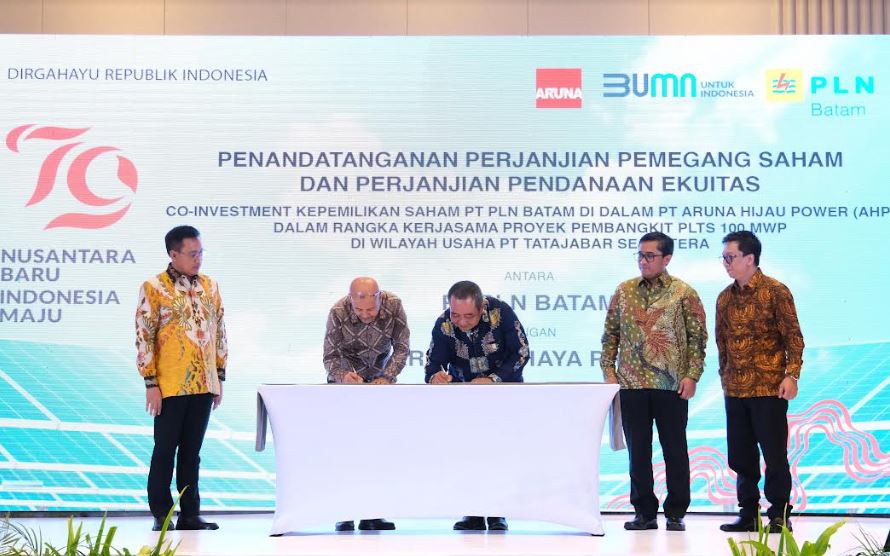 PLN Batam olaborasi dengan PT Aruna Kelola PLTS Ground Mounted Terbesar di Indonesia