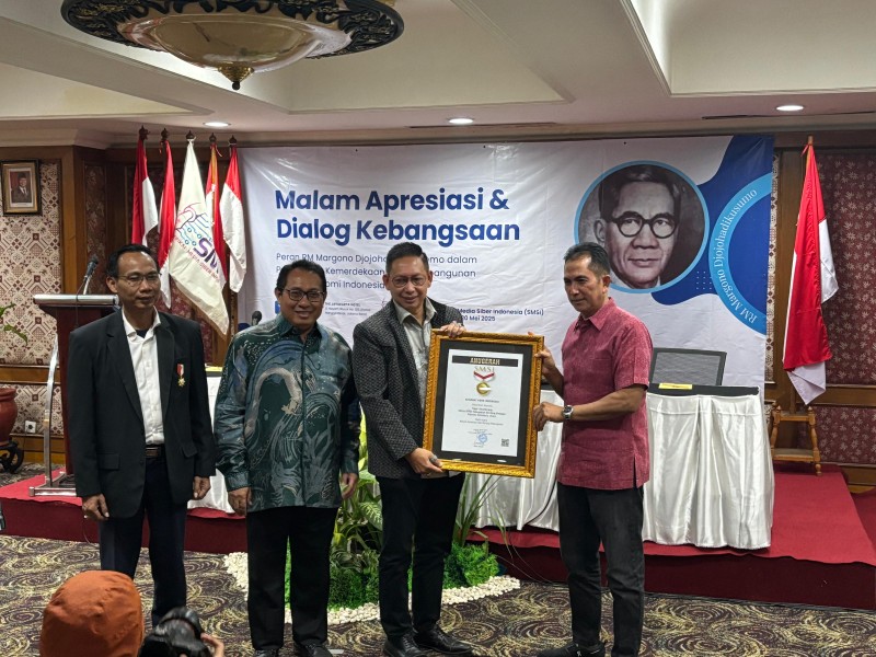 Wong Chun Sen Terima Anugerah Sahabat Pers dari SMSI, Bukti Nyata Sinergi Media dan Politik