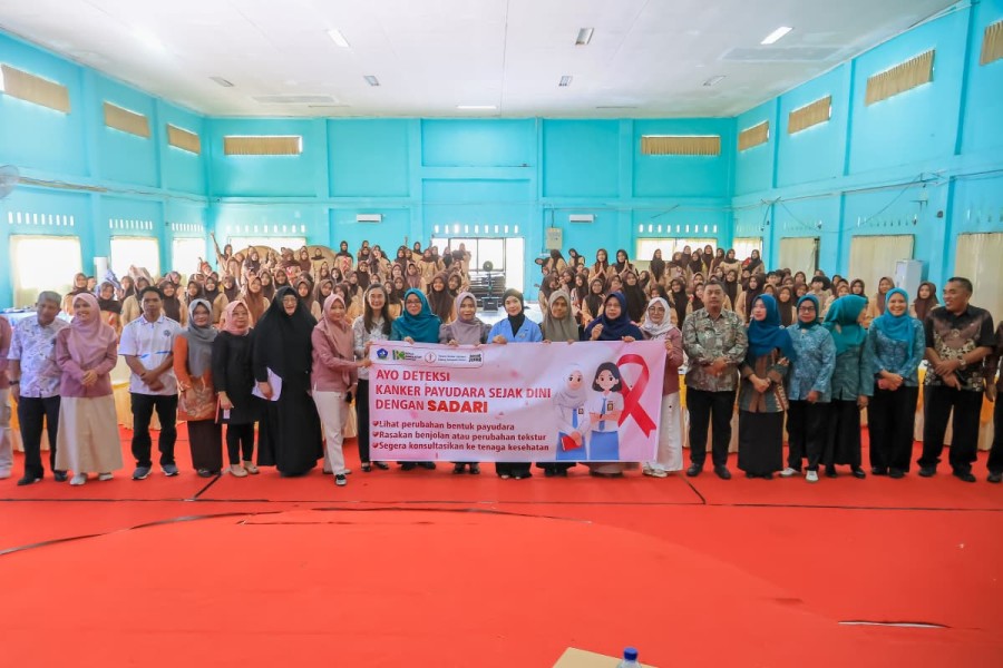 Hafizha Edukasi Remaja Putri SMAN 1 Toapaya tentang Deteksi Dini Kanker Payudara