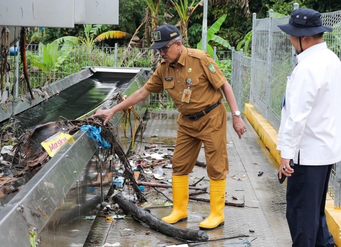 Sampah Menumpuk di Drainase, Sebabkan Banjir