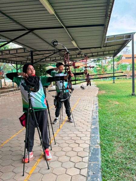 Putri Penasehat SMSI Kepri Perkuat Kontingen Kepri di Kejurnas Panahan Junior 2026