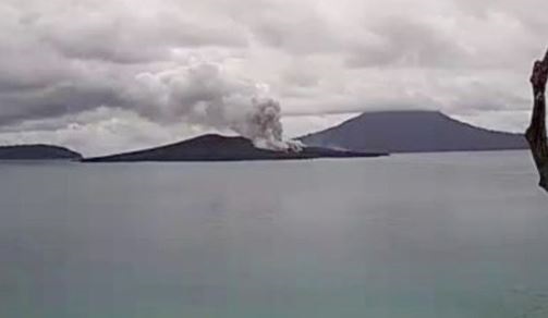 Gunung Anak Krakatau Erupsi, Lontarkan Abu Setinggi 3 Km