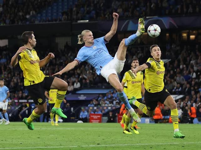 City Kandaskan Perlawanan Dortmund 2-1