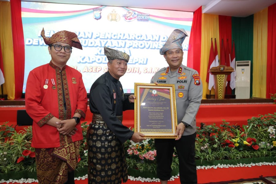 Kapolda Kepri Raih Penghargaan 