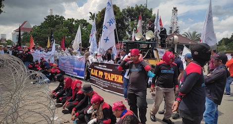 Tolak Tapera, Ratusan Buruh Gelar Aksi Damai di Kantor Wali Kota Batam
