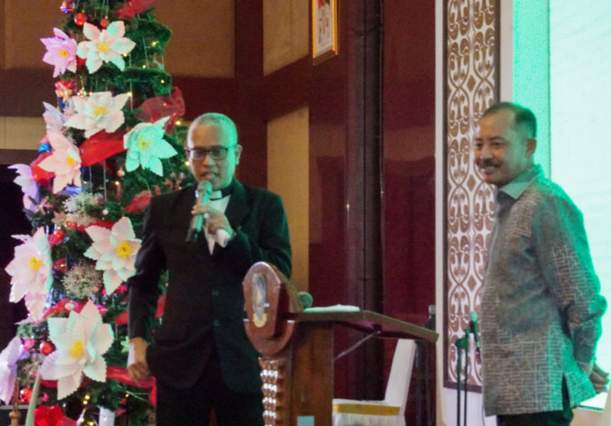 Sekdaprov Kepri Hadiri Perayaan Natal Umat Kristiani