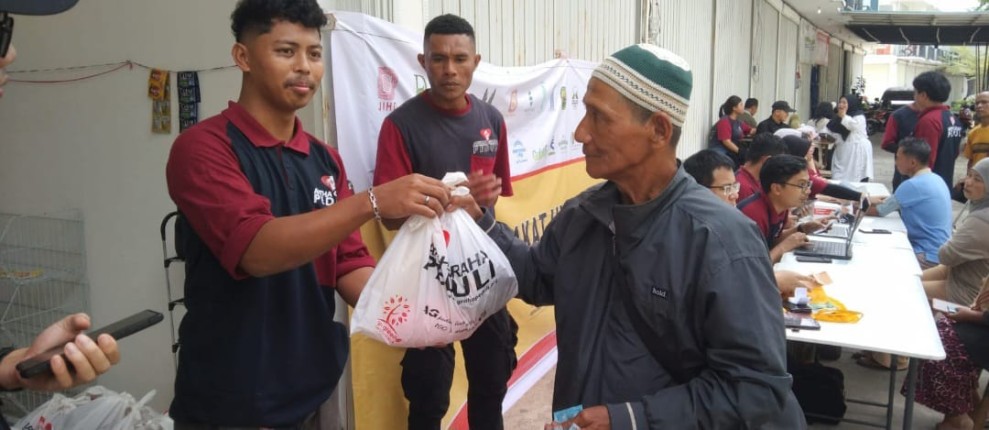 Pasar Murah PT Makmur Elok Graha (MEG) Dukung Warga Terdampak Pengembangan Rempang Eco-City di Batam