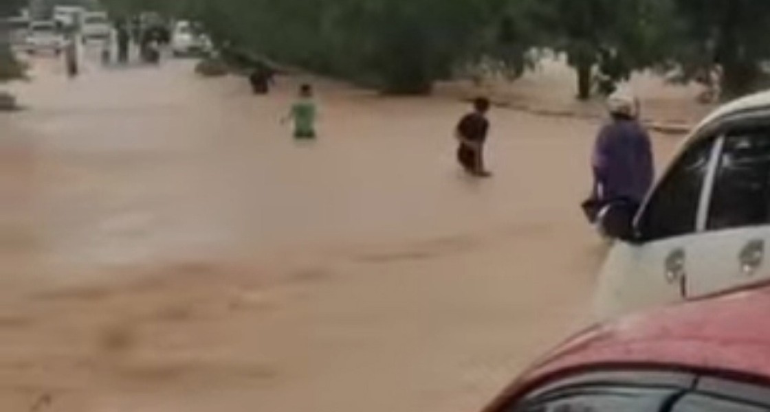 Akses ke Pelabuhan Punggur Batam Lumpuh, Banjir Rendam Jalan Patimura