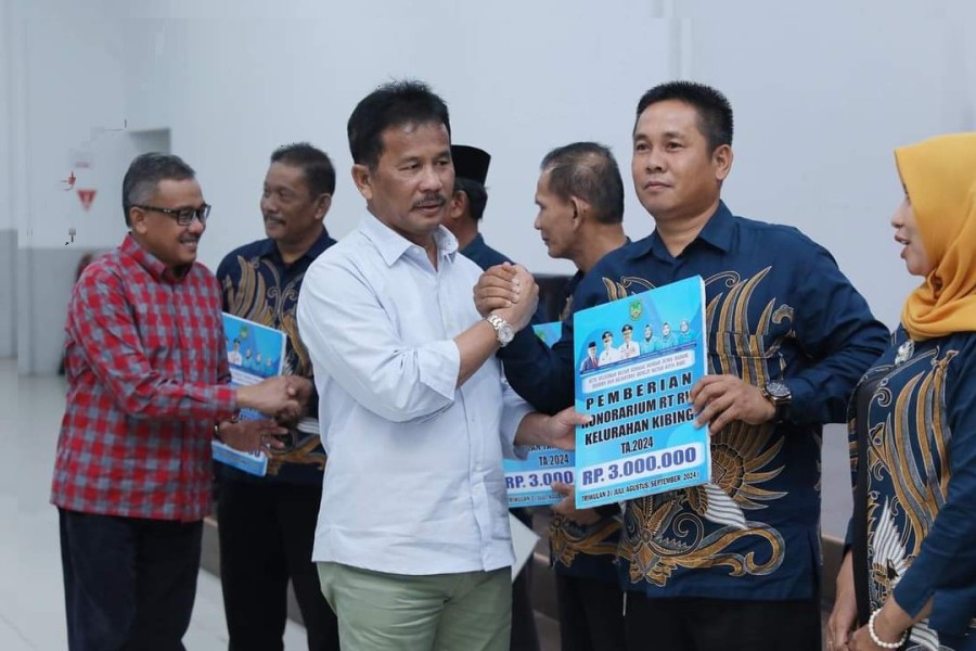 Setiap 3 Bulan Dapat Rp3 Juta, RT/RW Se-Kecamatan Batu Aji Terima Isentif