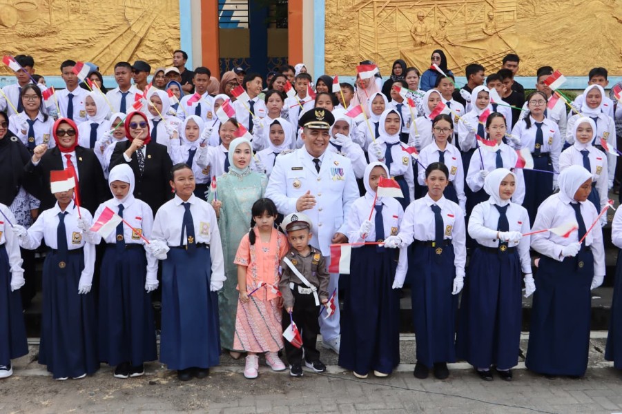 Dirgahayu RI ke-81, Sang Merah Putih Berkibar di Lapangan Relief Antam Kijang Bintan