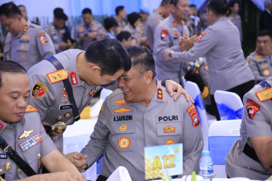 Kapolda Kepri Hadiri Acara Tradisi Pengantar Purna Tugas dan Pengantar Tugas Wakapolri