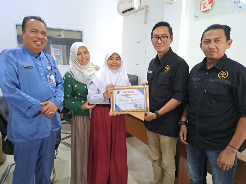 PWI Batam Dorong Pemberitaan Positif Pendidikan, Apresiasi Siswi SDN 001 Berprestasi Nasional