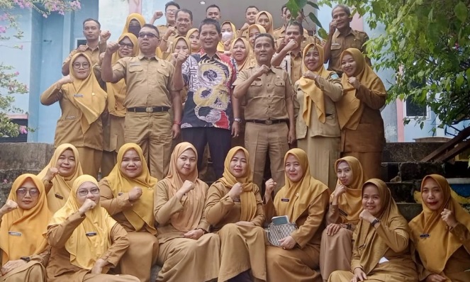 Sidak ke Kecamatan Jemaja, Wabup Anambas Raja Bayu Tegaskan Disiplin ASN dan Pelayanan Prima