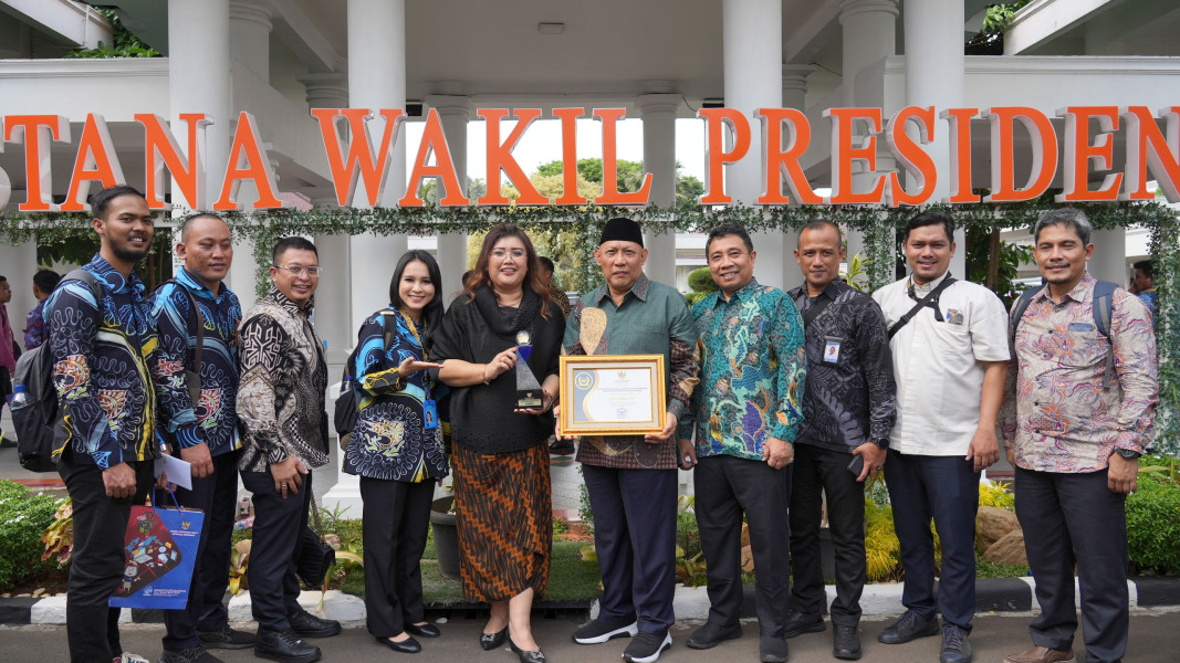 BP Batam Terima Penghargaan sebagai Badan Publik Paling Informatif dari KIP Pusat