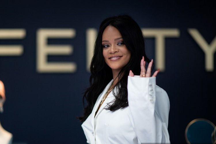Rihanna Geser Posisi Kim Kardashian Sebagai Miliarder Termuda di AS