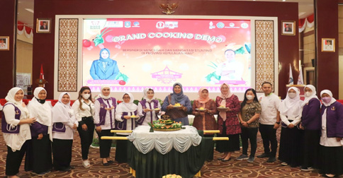 Dewi Ansar Edukasi Cegah Stunting Lewat Demo Memasak