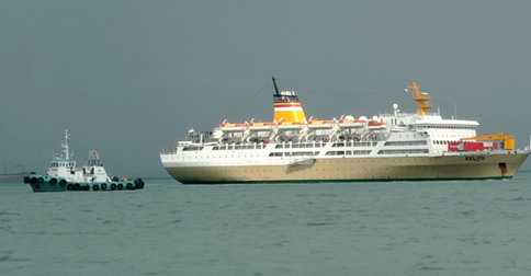 Ribuan Orang Tinggalkan Batam Naik Kapal Pelni KM Kelud