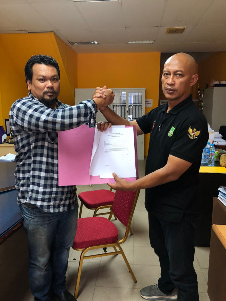 Rani Rafitriani Ambil Formulir Pendaftaran Ketum KONI Batam