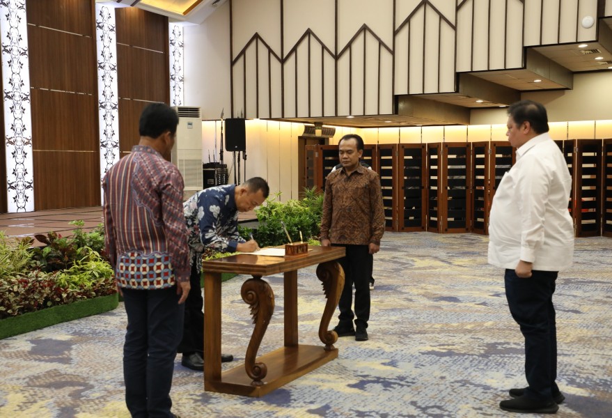 Menko Perekonomian Lantik Pejabat BP Batam
