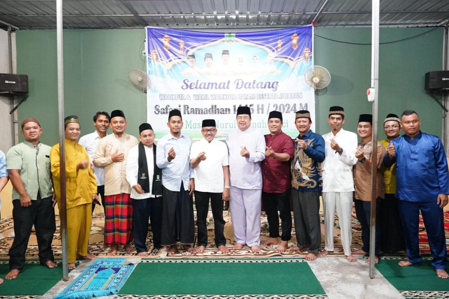 Safari Ramadhan di masjid Nurul Jannah, Jefridin Ajak Warga Dukung Pembangunan Batam
