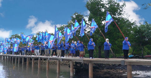 Kader dan Orsap Rayakan HUT Partai Demokrat ke-21 di Pantai Viovio