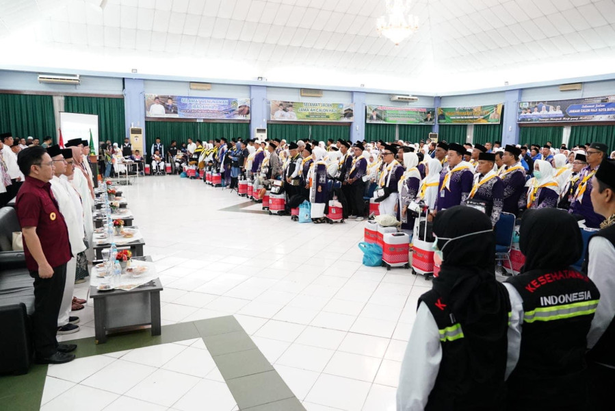 Tergabung di Kloter I, 446 JCH Asal Kepri Berangkat ke Tanah Suci