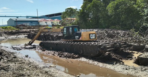 Dinas Bina Marga Turunkan 13 Alat Berat Normalisasi Drainase Tersumbat di Batam