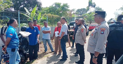 Warga Kampung KB Bersitegang dengan BPN dan Polisi Saat Pengukuran Lahan di Dompak
