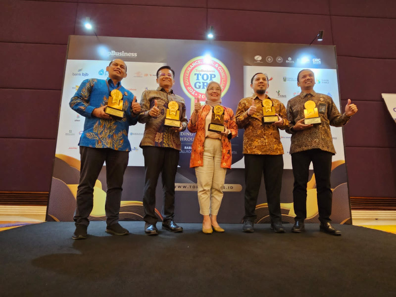 PT PLN Batam Raih Dua Penghargaan Top GRC Awards 2023