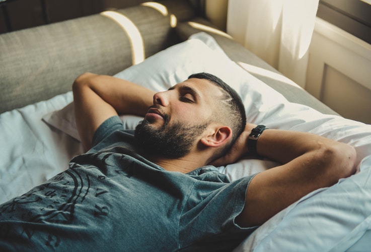 Sering Tidur Siang Bisa Picu Tekanan Darah Tinggi dan Strok