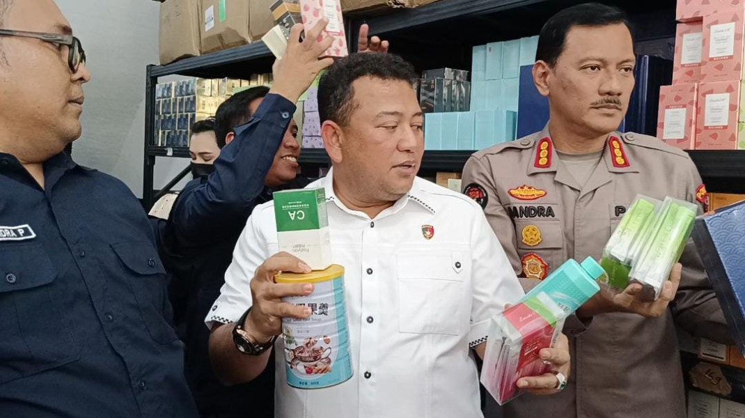 Gudang Diduga Tempat Penyimpanan Kosmetik dan Obat-Obatan Tak Berizin di Grebek Ditreskrimsus Polda Kepri dan BPOM