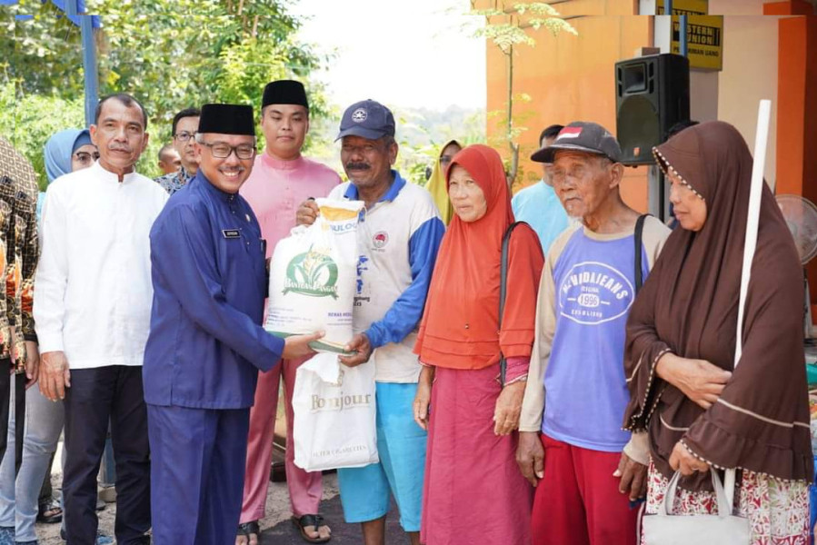 Tekan Harga Beras, 14 Ton Beras Bantuan Disalurkan Kepada 1.400 KPM di Batam