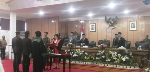 Pengambilan Sumpah Janji Pimpinan DPRD Karimun Periode 2024-2029