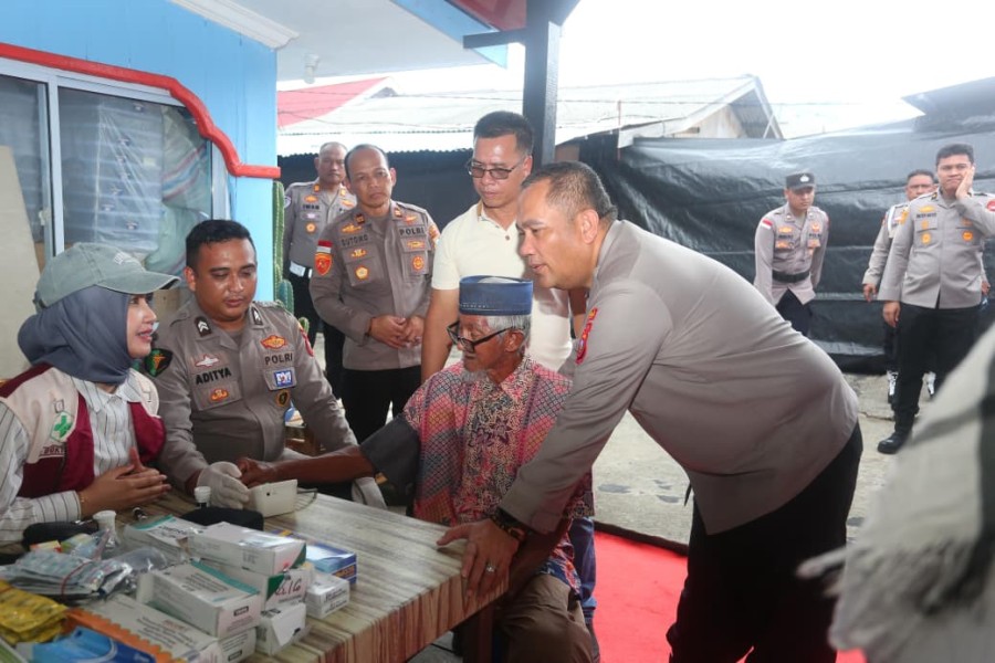 Jumat Curhat Kapolda Kepri Bersama Nelayan Jemaja, Perkuat Sinergi Polri dan Masyarakat Pesisir