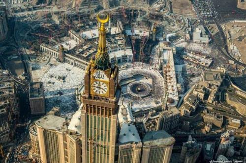 Melihat Kakbah dari Menara Jam Makkah