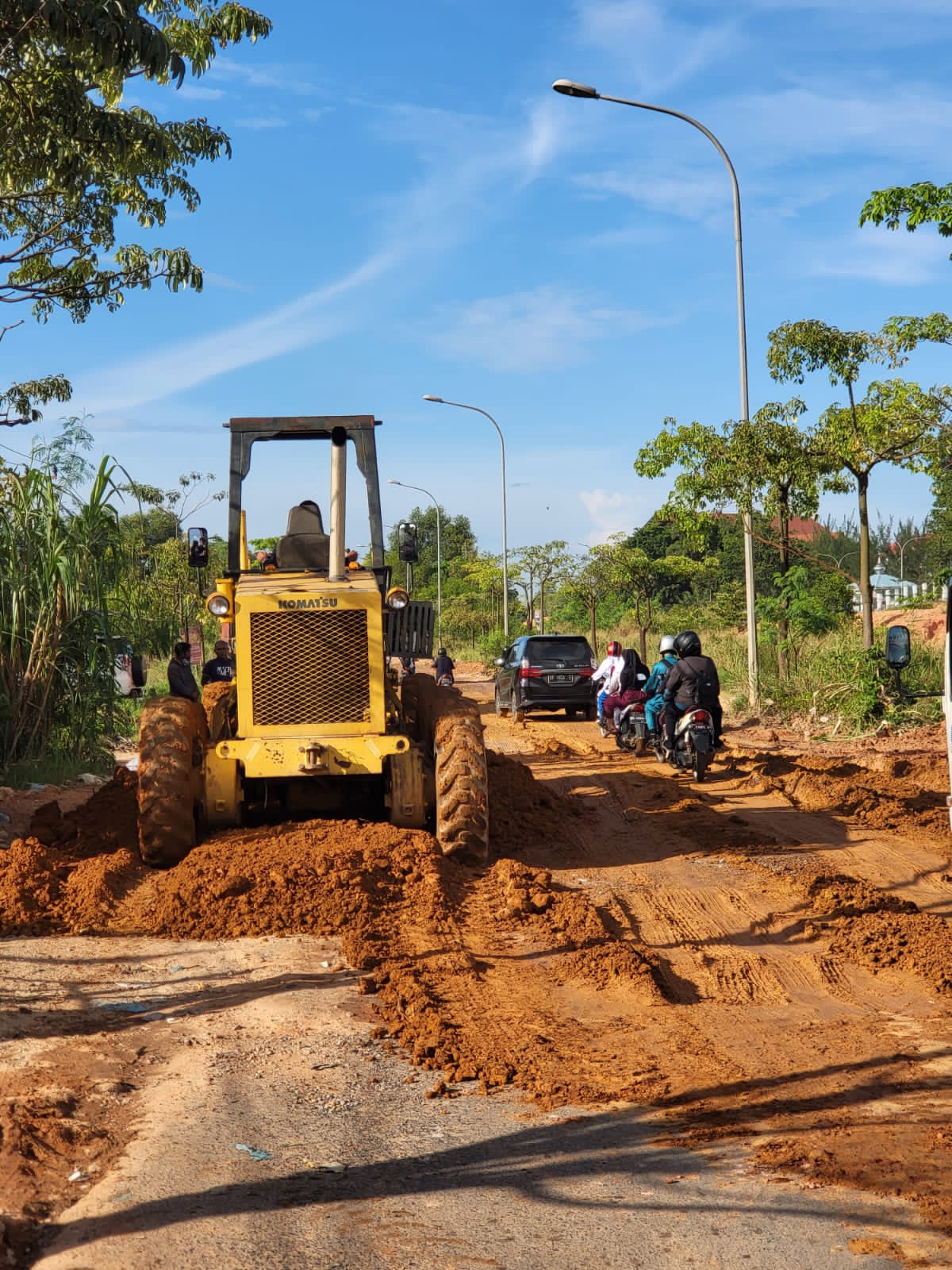 Akhirnya Pemko Batam Perbaiki Jalan Provinsi Hang Kesturi Kabil-Nongsa yang Rusak Parah