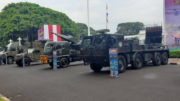 Dirgahayu TNI ke-77, Sejumlah Alutsista Tampil di Istana
