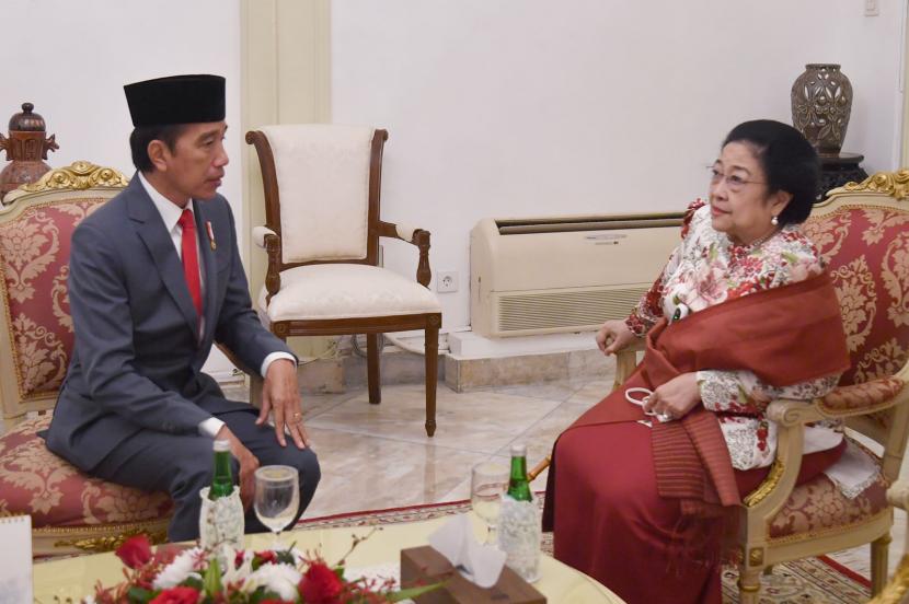 Jokowi Berbincang dengan Megawati di Istana