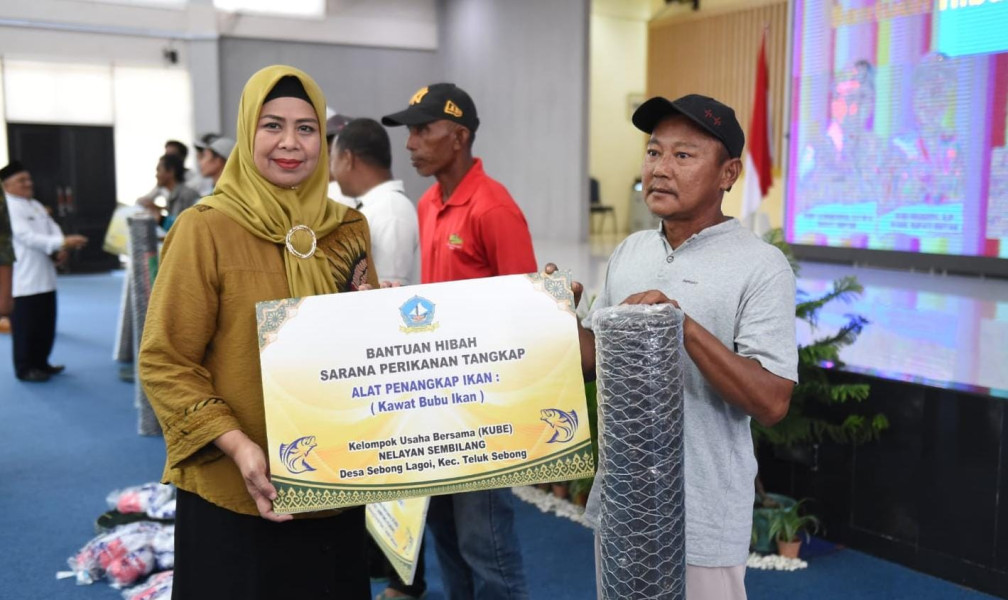 Kelompok Nelayan Bintan Terima Bantuan Alat Tangkap