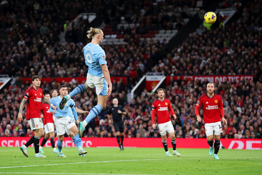 Manchester City Permalukan MU 3-0 di Old Trafford