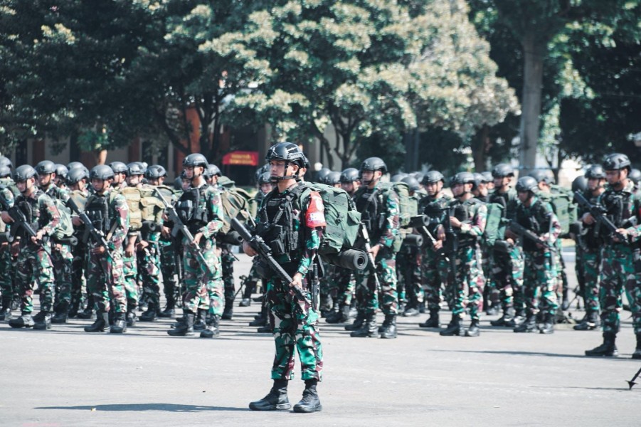 Danyonif 4 Marinir Pimpin Apel Kesiapan Satgas Pamtas RI-PNG Mobile 2025