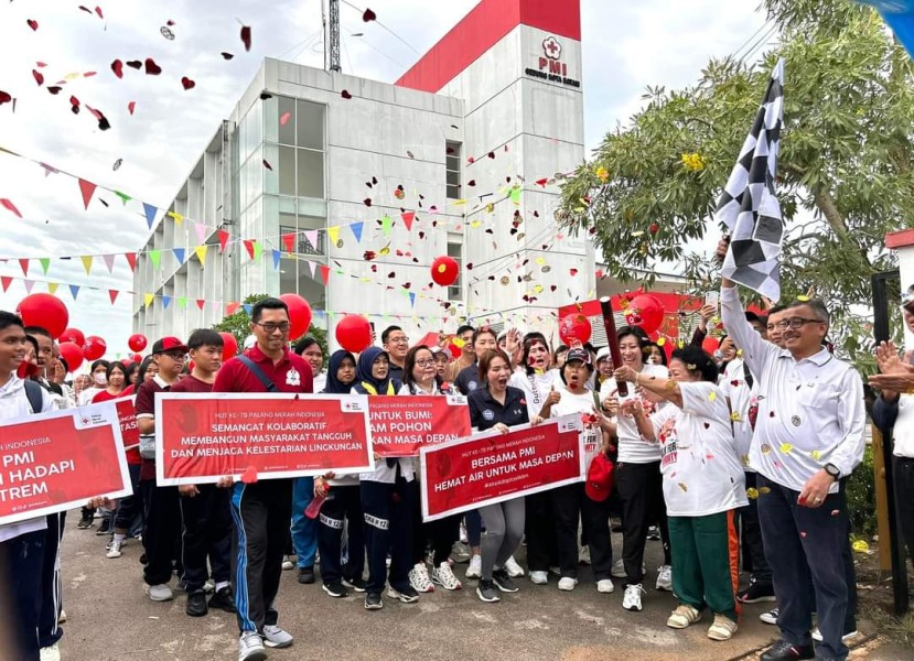 HUT PMI Ke-79, Jefridin Lepas Jalan Aantai Bertajuk 'Walk For Humanity'