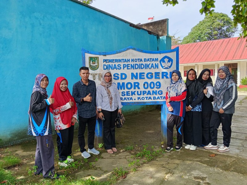 Miris! SDN 009 Sekupang Pulau Seraya Bertahan Tanpa Listrik dan WC, Atap Bocor Tak Kunjung Diperbaiki