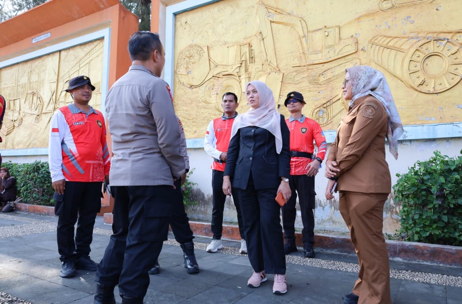 Wabup Deby Tinjau Lokasi Upacara HUT RI ke-81, Pastikan Persiapan Berjalan Maksimal