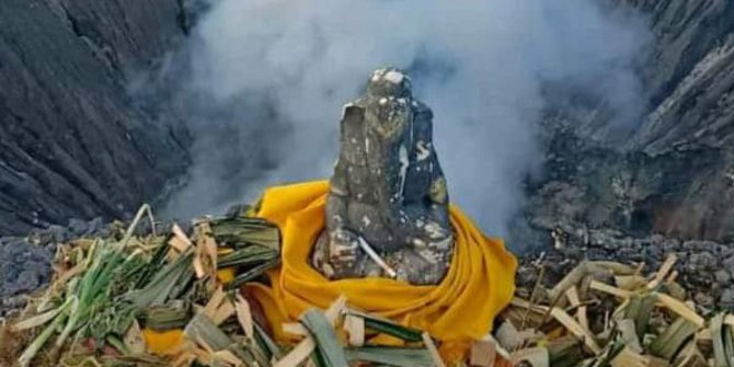 Polisi Pastikan Arca Ganesha yang Raib, Jatuh ke Kawah Gunung Bromo