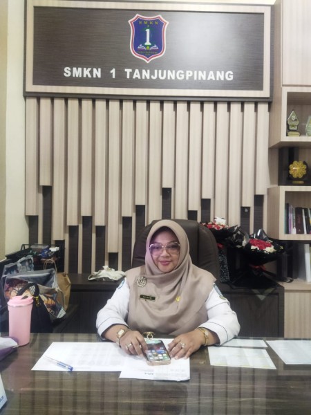 Peringatan HGN 2025 di SMKN 1 Tanjungpinang Semarak, Kepala Sekolah Apresiasi Guru Inspiratif dan Banjir Dukungan