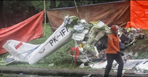 Pesawat Latih Jatuh di BSD Tangsel, 3 Orang Tewas